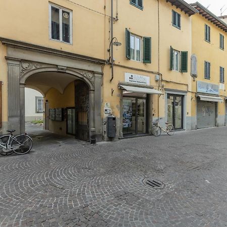 Lucca - Piazza Dell'Anfiteatro Central Apartment! Bagian luar foto
